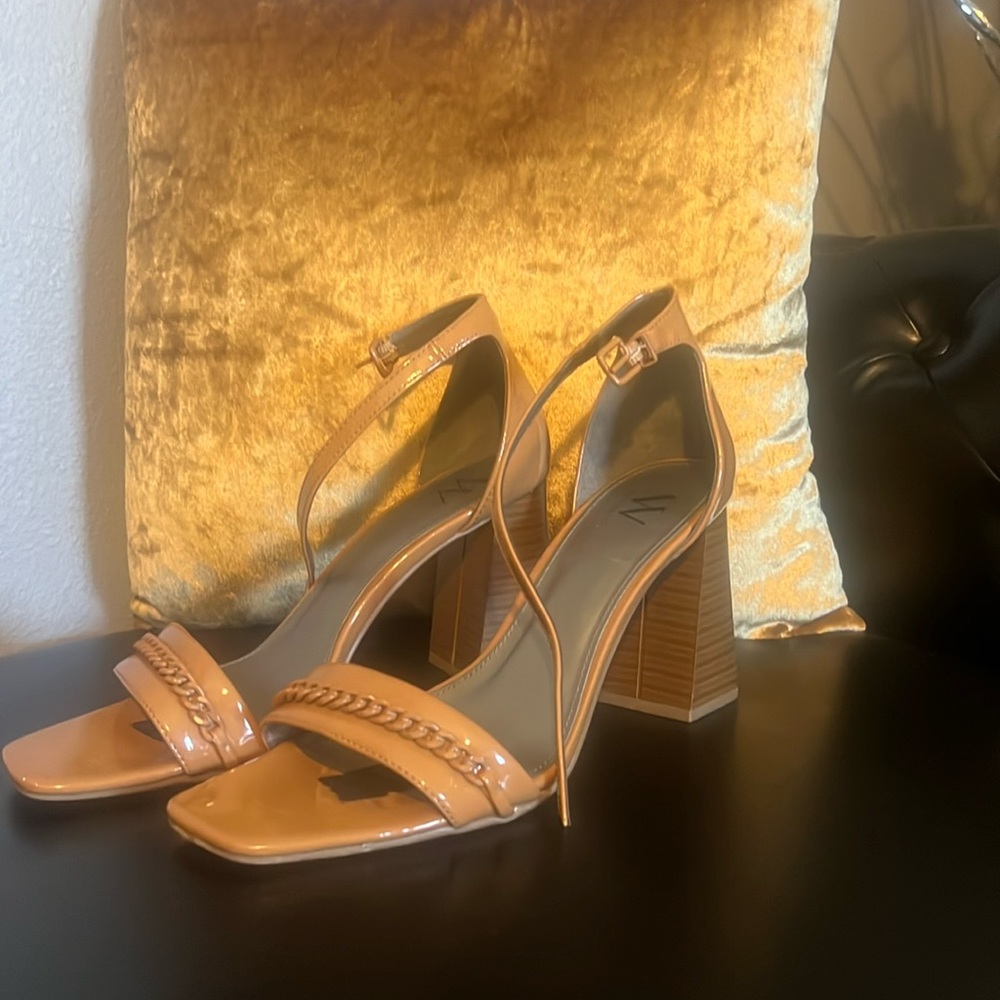 Preowned Worthington Sandals in a nude color. Size 10.